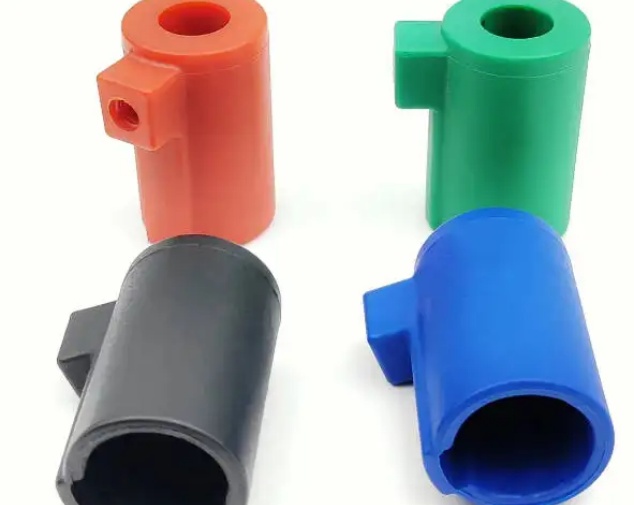 Fast small batch customized injection molding service