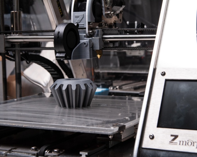 High-precision customized terminal parts are manufactured on demand